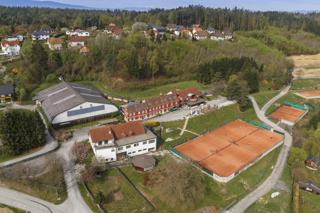 Hotel & Tennis Riederhof Mantscha Ngoại thất bức ảnh